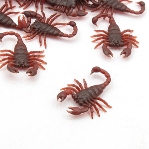 Giocattoli Scherzosi Simulati di Centopiedi, Scorpioni, Mosche e Scarafaggi - Product Image 4