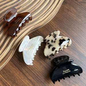 Pinza de Pelo de Lujo Yuxi de 7 cm, Accesorio de Peinado con Diseño de Garra de Tiburón, Estilo Francés Simple, Acetato de Alta Calidad para la Decoración Diaria del Cabello de Mujer - Product Image 3