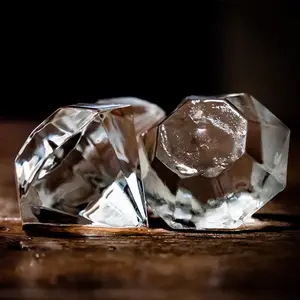 Molde para Hacer bolas de hielo con forma de diamante transparente 2024, bandeja de cubitos de hielo para whisky redonda transparente de diamante grande de 2,5 pulgadas