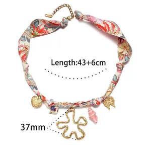 Vente en gros de collier à breloques multiples en alliage tendance avec cœur et fleur collier à breloques personnalisé avec bandana pour l'été - Product Image 6