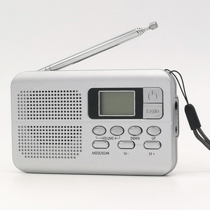 KK-D1218 Radio <span class=keywords><strong>Portatile</strong></span> Tascabile FM AM Sottile in Plastica con Display Digitale, Altoparlante Integrato e Sveglia - Product Image 2