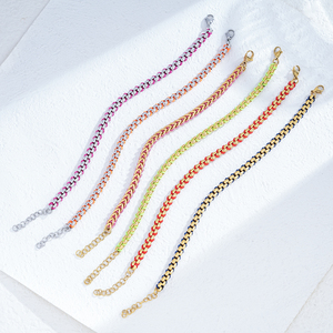 สร้อยข้อมือผู้ชายแบบ Curb Chain ขายส่ง สร้อยข้อมือแบบลิงค์หลากสีสั่งทำได้ วัสดุสแตนเลส 316L ชุบทอง 18K PVD - Product Image 1