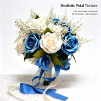 Bouquet de mariée bohème rétro avec roses artificielles couleur champagne et herbes séchées pour cérémonie de mariage en extérieur, mariée et demoiselles d'honneur