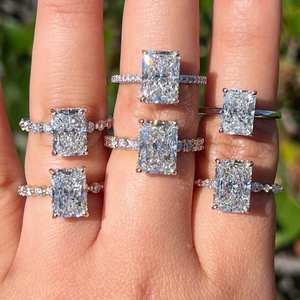 Anello di fidanzamento/matrimonio con diamante coltivato in laboratorio certificato IGI 2026, taglio Radiant da 5 carati, lusso in oro 14K/18K, logo personalizzato - Product Image 2