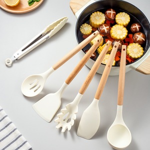 Set di Spatole in Silicone Antiaderenti con Manici Grandi in Legno Arrotondati per Cucinare, Mescolare e Raschiare - Product Image 3
