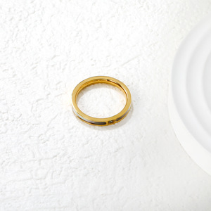 แหวนเพชรเปลือกหอยสีขาวผู้หญิง ชุบทอง 18k สแตนเลสสตีล วงเรียบ ของขวัญเครื่องประดับสีชมพู - Product Image 1