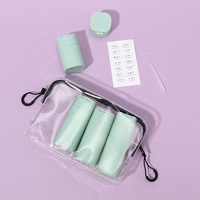Ensemble de bouteilles en plastique vertes, paquet de voyage OK de petite taille avec crème pour le visage, nettoyant pour le corps et lotion dans des bouteilles en plastique