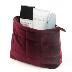 Nouvelle Trousse de Maquillage Imperméable en Velours Matelassé et Doux, Personnalisable, pour Cosmétiques, Fabriquée en Australie - Product Image 5