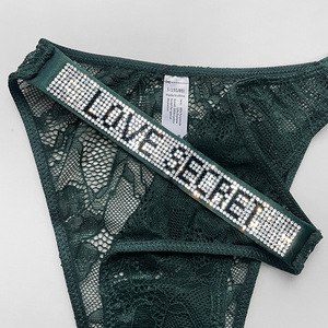 Tanga Sexy de encaje con diamantes de imitación para mujer, ropa interior con cuerda en V para chica caliente, perspectiva de punto estampada, venta al por mayor personalizada, 1840V - Product Image 3