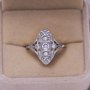 Anello dal design cavo, stile elegante, per donna - Product Image 6