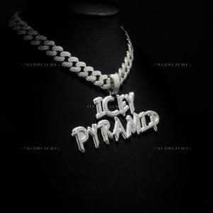 Pendentif en argent sterling 925 avec moissanite Icey Pyramid de qualité supérieure, serti à la main de pierres VVS, pour un style audacieux de bijoux hip-hop. - Product Image 3
