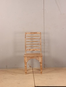 Fauteuil d'appoint moderne de luxe avec structure en bois massif, dossier en rotin naturel et assise confortable en tissu rayé pour la maison - Product Image 4