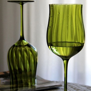 Coupe <span class=keywords><strong>à</strong></span> <span class=keywords><strong>vin</strong></span> en cristal soufflé <span class=keywords><strong>à</strong></span> la main, personnalisée, <span class=keywords><strong>à</strong></span> <span class=keywords><strong>pied</strong></span> haut, épaissie, style vintage moderne, simple, verte, côtelée, 200 ml - Product Image 5