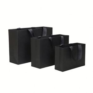 Sac cadeau noir personnalisé en papier kraft de luxe de haute qualité avec poignée en ruban, recyclable, pour vêtements et chaussettes, vente en gros d'usine - Product Image 3