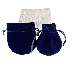 Pochette de rangement pour bijoux en velours bleu royal, sac cadeau noir à cordon pour colliers, bagues, bracelets, montres, sac d'emballage avec logo personnalisé - Product Image 1