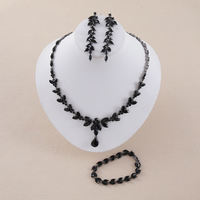Parure de bijoux classique en laiton avec zircone cubique en forme de feuille, boucles d'oreilles et collier pour mariage, fête, fiançailles