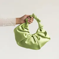 2022 nuovo arrivo borsa per croissant pieghettata in seta elegante borsa a tracolla in seta da donna borsa di seta alla moda di lusso per signora