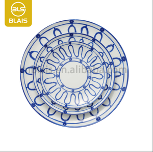 Assiette de présentation Blais 12 pouces en porcelaine fine, bleue, à lignes courbes, carrée, de luxe, élégante, lavable au lave-vaisselle, fabriquée à la main, écologique - Product Image 3