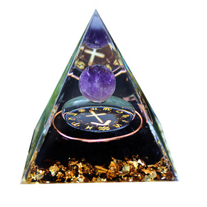 Pirámide de Cristal Kogiya, Artesanía de Resina Epoxi con Esfera de Amatista, Decoración para el Hogar, Adorno de Escritorio - Product Image 4