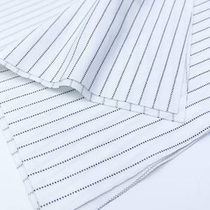 <span class=keywords><strong>Polyester</strong></span> gạt nước <span class=keywords><strong>ESD</strong></span> <span class=keywords><strong>Polyester</strong></span> gạt nước lớp 100 9x9 hoặc 12*12 có thể tái chế phòng sạch khô khăn lau dẫn điện sợi - Product Image 3