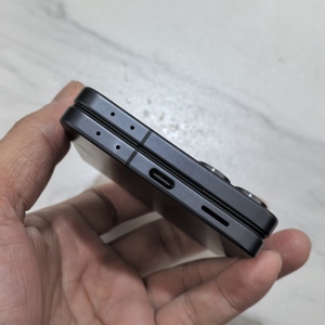 โทรศัพท์มือถือ Android หน้าจอพับได้คุณภาพสูง Z Flip 7 มือสอง - Product Image 5