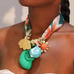 2025 remise promotionnelle fabricant haute qualité nouveau collier d'été 2025 foulard en soie charmant meilleur ami Bandana collier - Product Image 1