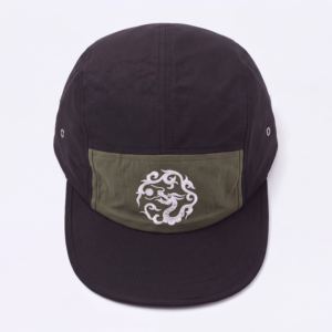 Casquette de camionneur à 5 panneaux en polyester recyclé avec logo personnalisé, panneau avant plat, réversible et ajustable - Product Image 6
