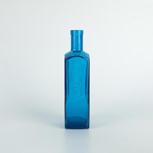 Muestras gratis Flat Square Desiree 75cl 0.75L Botellas de licor con logotipo grabado personalizado con corcho - Product Image 5