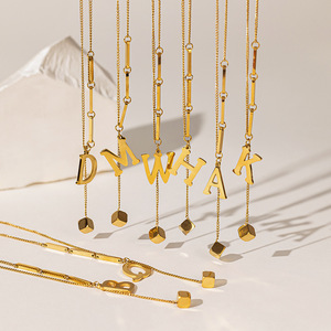 Joyería de acero inoxidable resistente al agua sin deslustre a la moda, collar con colgante de 26 letras, collar de cadena de eslabones, collares para mujer - Product Image 1
