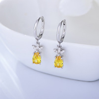 Gold Vermeil S925 Silber Gelbe Zirkonia Blumen Huggie-Ohrringe Silber Gelbe Blumen Zirkonia Blumen-Charm Creolen
