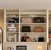 Meuble de rangement pour chaussures incurvé de style crème, de porte au plafond, avec ligne squelettique murale et grande capacité pour l'entrée
