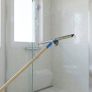Grattoir à vitres à tête large avec manche télescopique léger en aluminium doré, essuie-glace de qualité commerciale <span class=keywords><strong>pour</strong></span> la maison et le bureau - Product Image 1