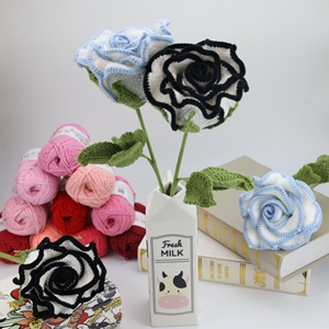 Bouquet di fiori rosa fatto a mano all'uncinetto in rosso per anniversario di compleanno di natale e <span class=keywords><strong>regalo</strong></span> decorativo fiore e pianta rosso laurea - Product Image 2