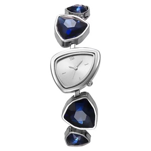 Reloj de cuarzo irregular en stock, de lujo ligero y exclusivo, <span class=keywords><strong>con</strong></span> brazalete de cristal triangular, <span class=keywords><strong>la</strong></span> <span class=keywords><strong>primera</strong></span> opción para regalar. - Product Image 6