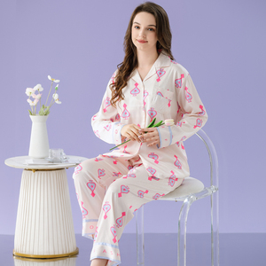 Nuevo Sweet <span class=keywords><strong>Poker</strong></span> Peach Heart Print Pijamas Primavera de manga larga Pantalones largos Simulación de seda Cardigan Ladies Homewear Conjunto de dos piezas - Product Image 3