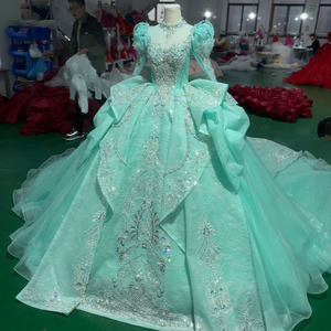 Vestido de Quinceañera Moderno Verde Brillante con Escote Romántico, Vestido de Fiesta Personalizado con Encaje, Cuentas y Cristales Xs114 - Product Image 2