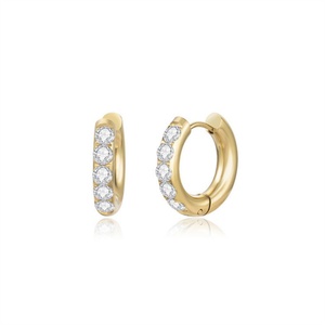ต่างหูสแตนเลสคุณภาพดี ต่างหูเพชรทรงห่วงสำหรับผู้หญิง สวยงาม - Product Image 1