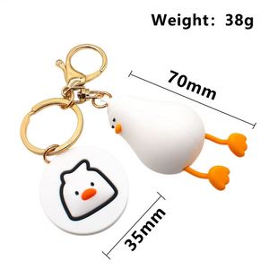 Nouveau design, porte-clés mignon en PVC en forme de canard de dessin animé, adorable figurine de canard, breloque de sac personnalisable, cadeau pour femmes et filles - Product Image 6