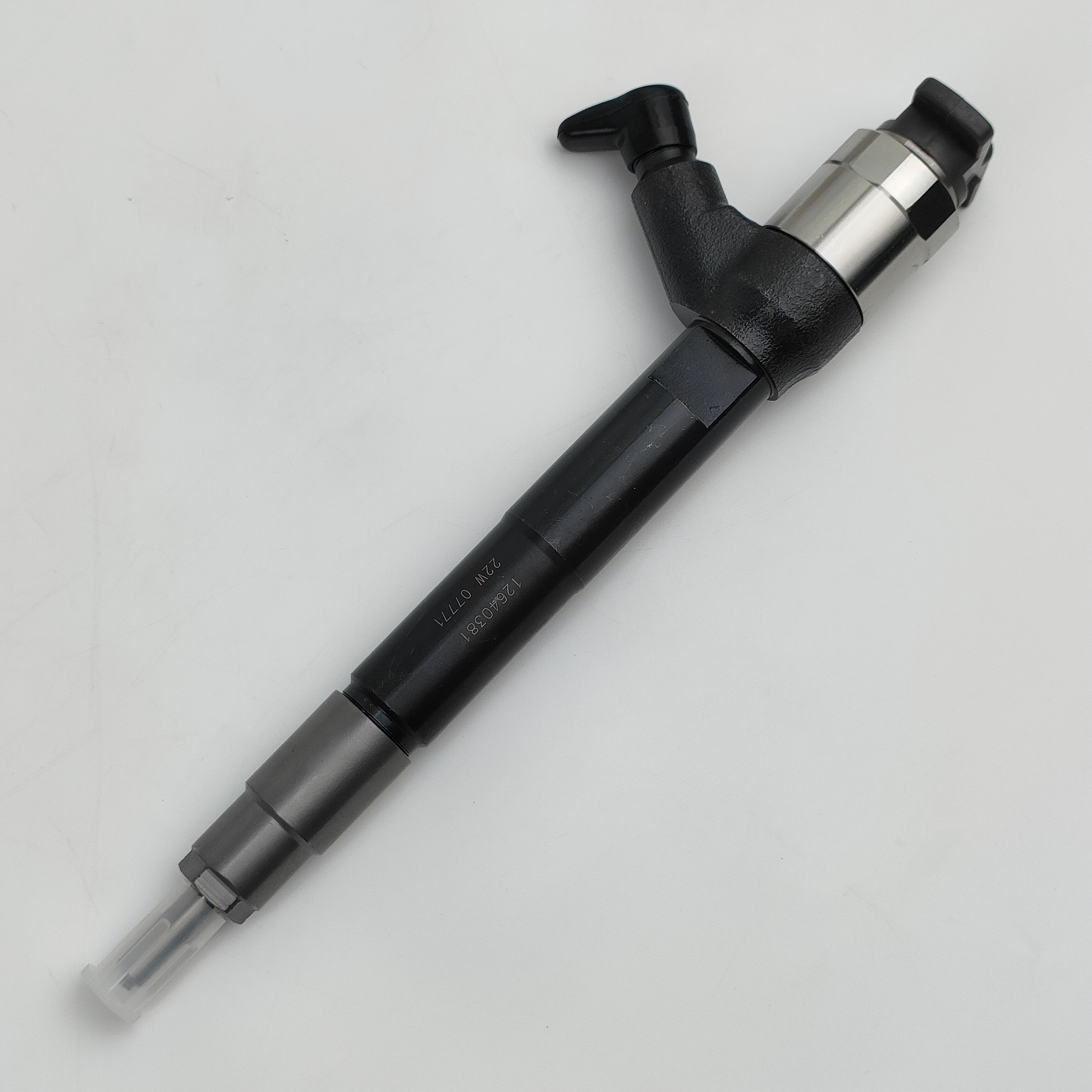 common rail injector 12644527 injector for Chevrolet Trailblazer / Colorado 2.5 Litre diesel fuel injector 12644527