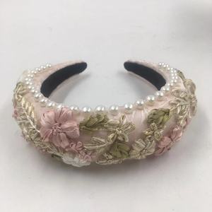 FINESTYLE Listo para Enviar 001 Diadema de Seda con Flores de Encaje Cosidas a Mano al por Mayor, Moda para Mujer con Perlas - Product Image 4