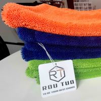 Serviette de séchage automobile en microfibre torsadée sans peluches de qualité supérieure pour l'entretien en showroom avec outil de marquage privé OEM