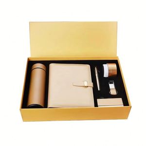 Ensemble Cadeau d'Affaires Promotionnel Personnalisé : Carnet A5 Neuf à Couverture Rigide avec Reliure Cousue, Bouteille Isotherme, Stylo et Clé USB 16 Go - Product Image 1