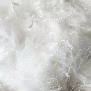 Fibre de polyester vierge d'origine vietnamienne, rembourrage haut de gamme, haute résistance, 64 mm, 100 % copeaux de PET vierges, blanc brut - Product Image 2