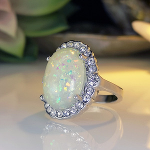 Anello Vintage Stile Opale da Donna, Anello di Tendenza con Design Retrò, Accessorio Elegante da Dito - Product Image 6