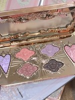 Palette de fards à paupières satinés imperméables six couleurs Flower Knows Knight Unicorn 6,5 g pour le maquillage et les looks quotidiens des yeux