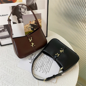 Bolso de Hombro para Mujer, Estilo Moderno, de Piel Sintética, Popular, Combinable con Todo, con Correa Única y Cierre de Solapa - Product Image 2