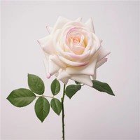 Realistische Seidenrosen in Weiß, Rot, Elfenbein und Zartrosa mit Langem Stiel, Einzelne Künstliche Rosen für Hochzeits- und Neujahrsdekoration