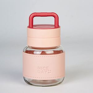Elegante Botella de Agua Portátil de Vidrio con Funda de Cuero Resistente para Uso Diario - Product Image 4