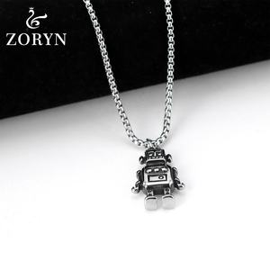 Pendentif Robot Vintage en Acier Inoxydable Cyberpunk Tech Geek Rétro Jouet Articulé en Acier Titane Bijou Tendance pour Hommes et Femmes - Product Image 2