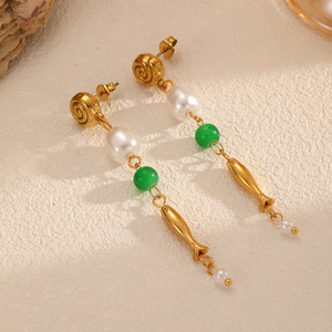 ต่างหูโลหะผสมสังกะสีสีเขียวมุกดีไซน์รูปปลาเครื่องประดับสำหรับงานปาร์ตี้ TE60433 - Product Image 1